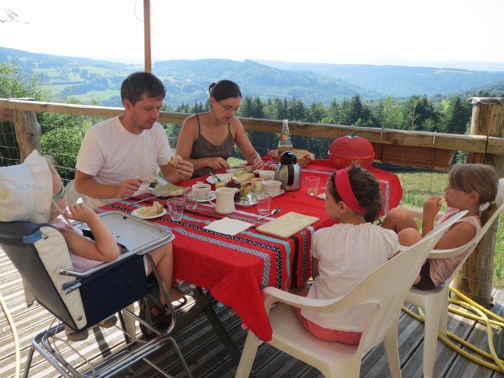 Les Grandes Fontaines Bed & Breakfast La Longine Exterior photo