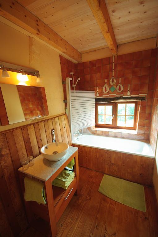 Les Grandes Fontaines Bed & Breakfast La Longine Room photo