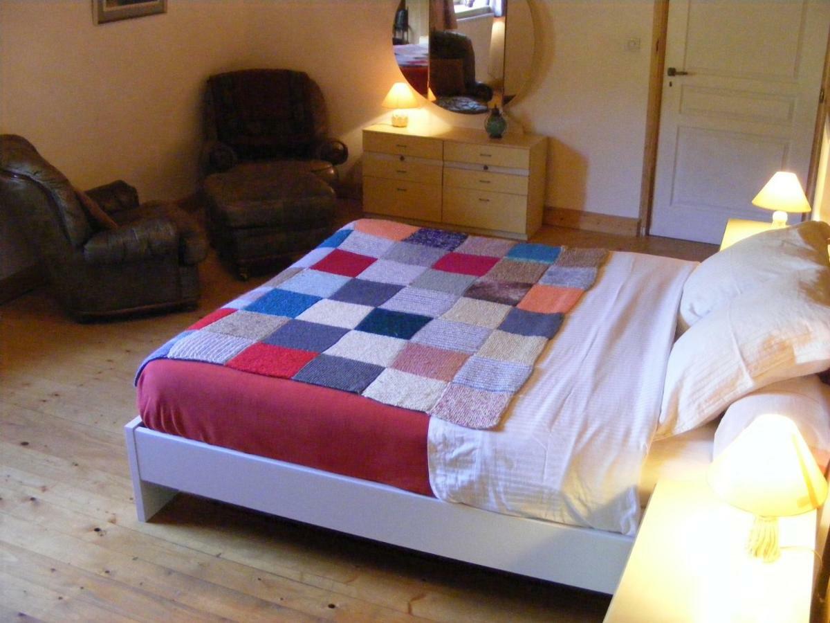Les Grandes Fontaines Bed & Breakfast La Longine Exterior photo